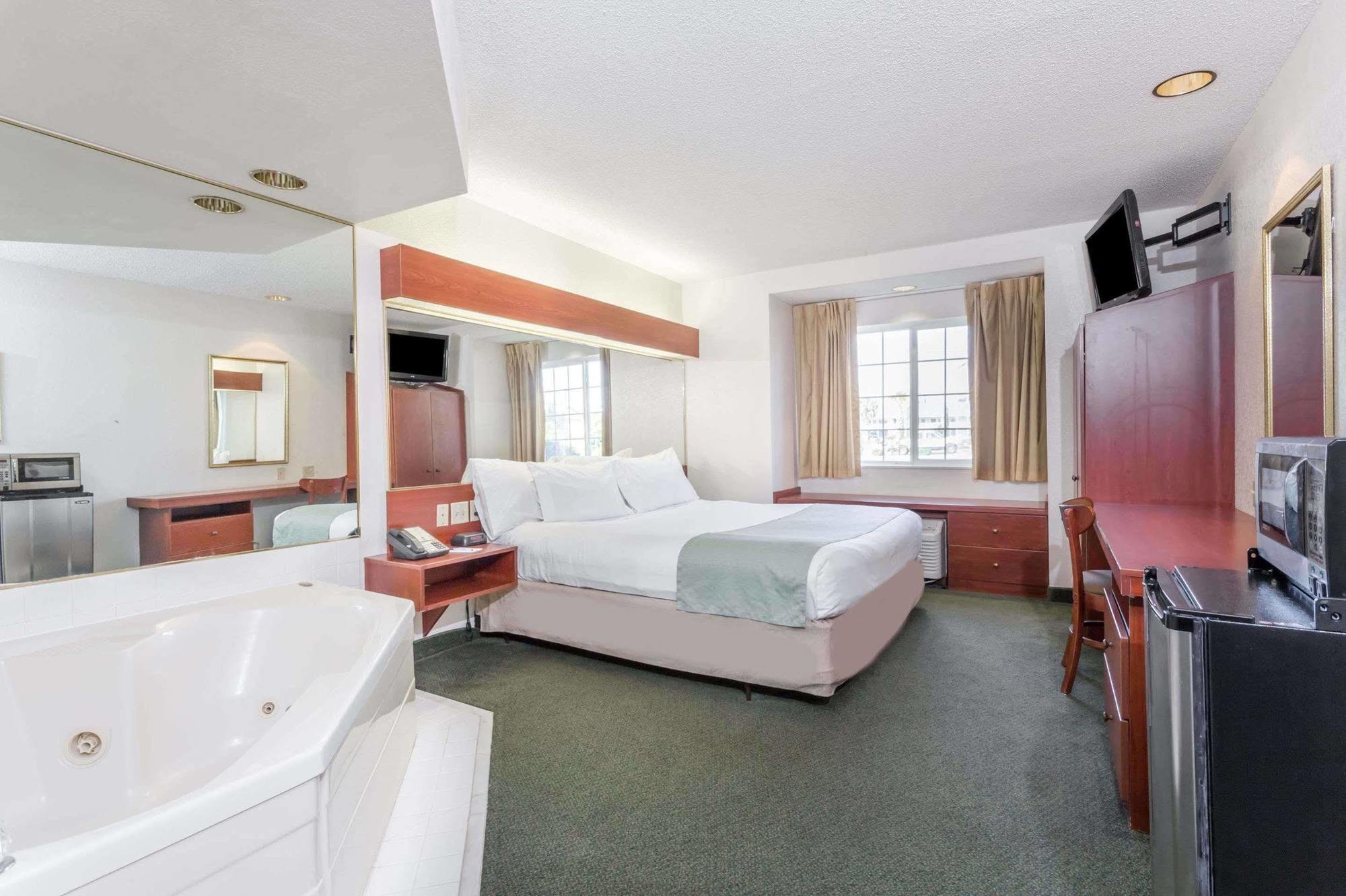 Microtel Inn&Suites Marianna Exterior foto